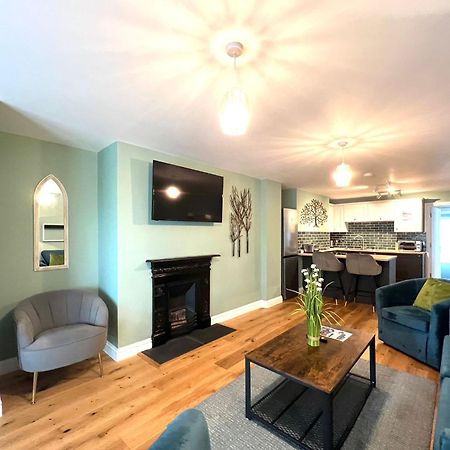 2 Bedroom Apartments Stopoverz Bristol Exterior foto