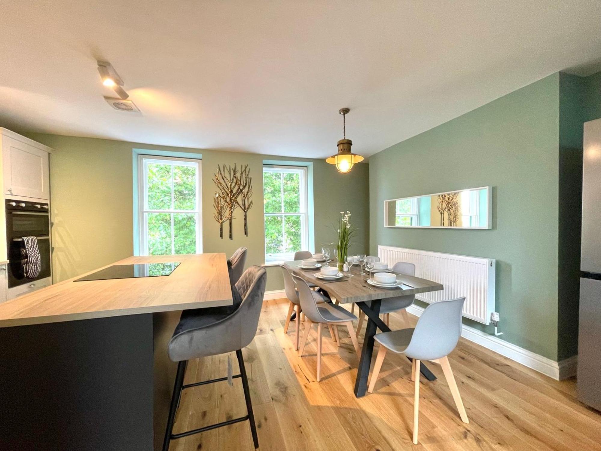 2 Bedroom Apartments Stopoverz Bristol Exterior foto
