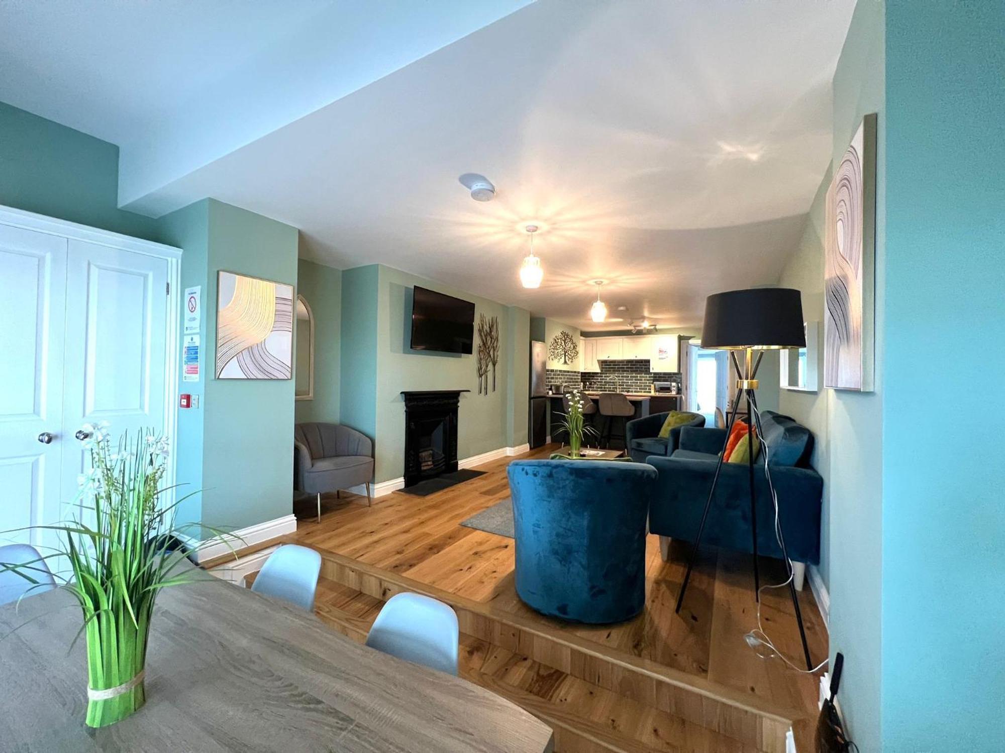2 Bedroom Apartments Stopoverz Bristol Exterior foto